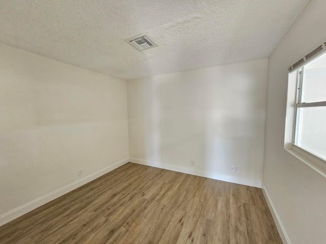 4824 NW 5TH Street, Delray Beach, FL 33445