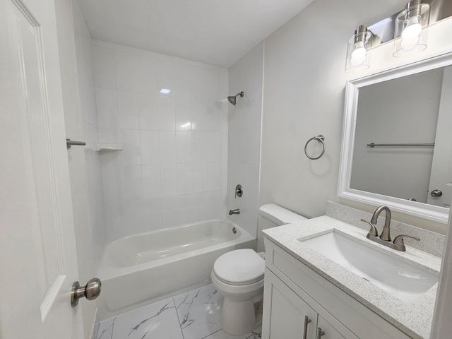 4824 NW 5TH Street, Delray Beach, FL 33445