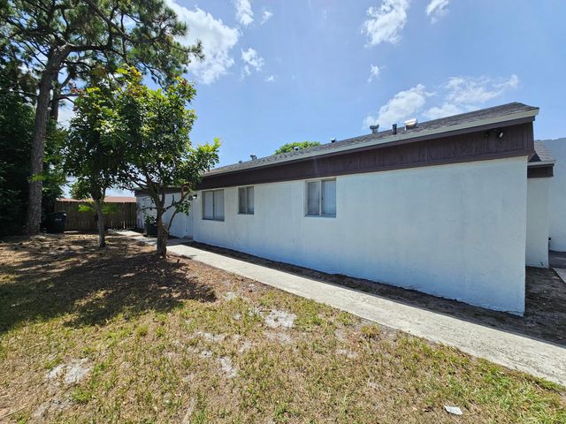 4824 NW 5TH Street, Delray Beach, FL 33445