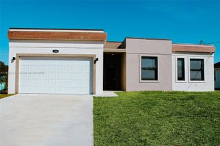 2906 65th St W, Lehigh Acres, FL 33971
