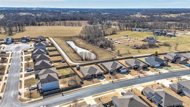 2303 Elmwood Avenue, Lowell, AR 72745