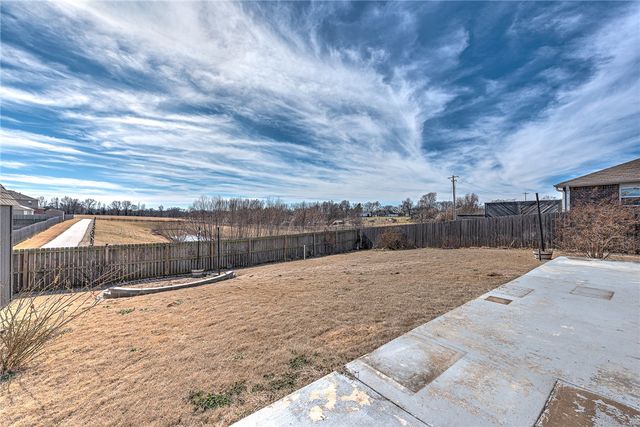 2303 Elmwood Avenue, Lowell, AR 72745