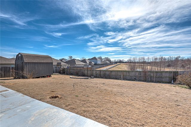 2303 Elmwood Avenue, Lowell, AR 72745