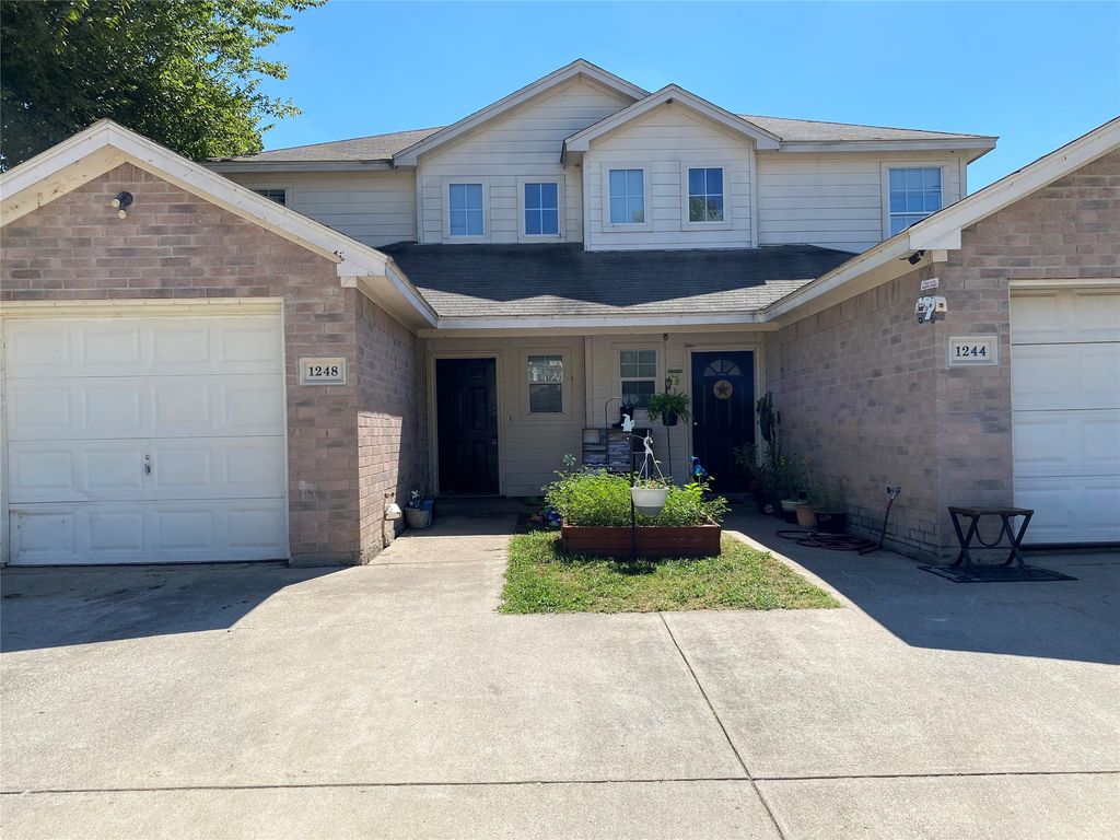 1244 Village Garden Drive, Azle, TX 76020 — exterior