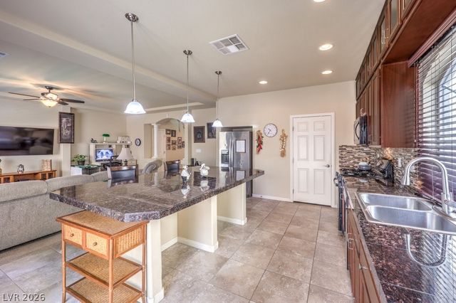 5914 Gordon Creek Avenue, Las Vegas, NV 89139