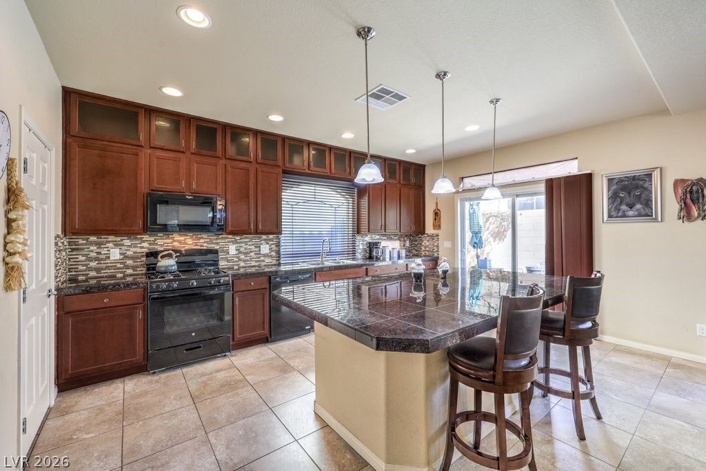 Image 5 of property listing at 5914 Gordon Creek Avenue, Las Vegas, NV 89139