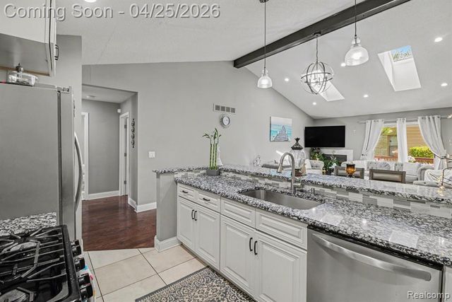 41326 Ambercrest Drive, Sterling Heights, MI 48314