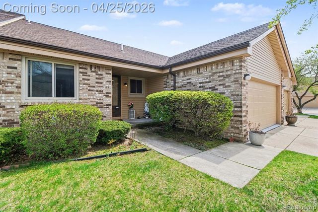 41326 Ambercrest Drive, Sterling Heights, MI 48314