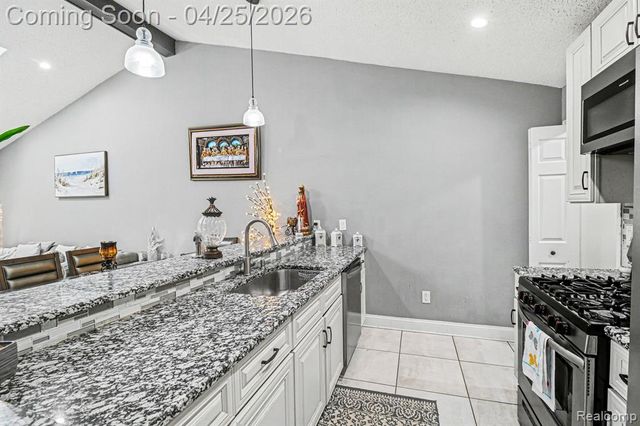 41326 Ambercrest Drive, Sterling Heights, MI 48314