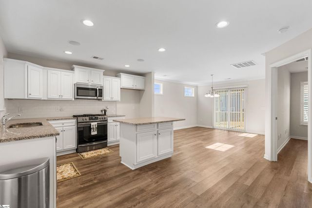 118 Frost Flower Way, Fountain Inn, SC 29644