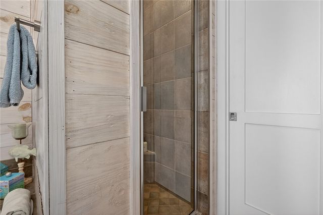 33 Lake Shore Circ, Rockport, TX 78382