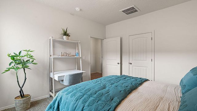 1499 Las Colinas Road NW, Los Lunas, NM 87031