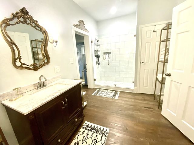 310 BALL PARK Loop, Denison, TX 75020