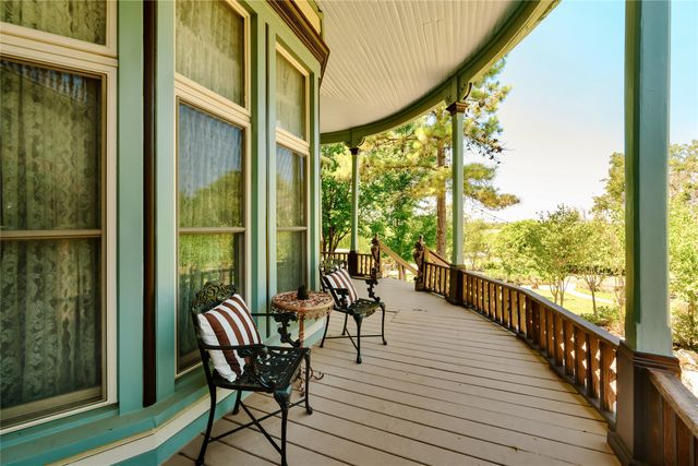 310 BALL PARK Loop, Denison, TX 75020