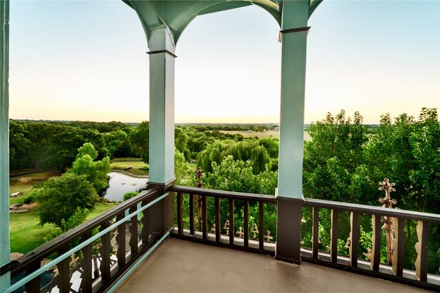 310 BALL PARK Loop, Denison, TX 75020