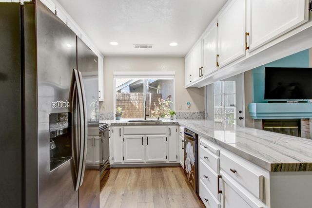 7850 Bonny Downs Way, Elk Grove, CA 95758