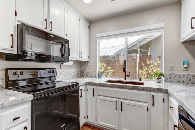 7850 Bonny Downs Way, Elk Grove, CA 95758