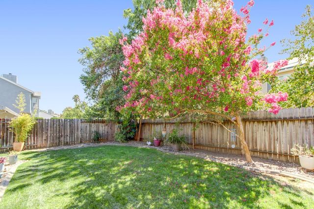 7850 Bonny Downs Way, Elk Grove, CA 95758