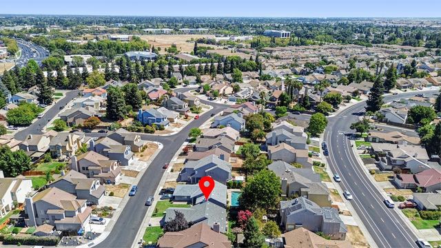 7850 Bonny Downs Way, Elk Grove, CA 95758