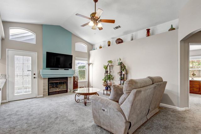 7850 Bonny Downs Way, Elk Grove, CA 95758
