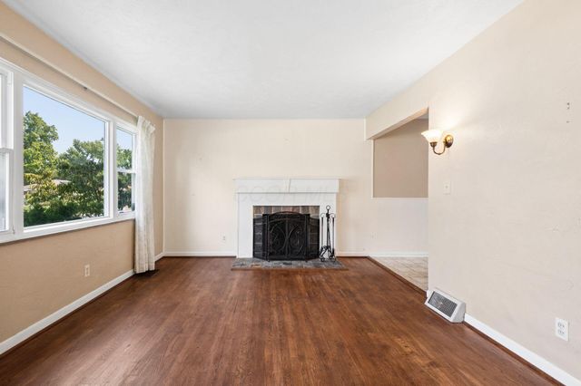 2537 Shrewsbury Road, Columbus, OH 43221