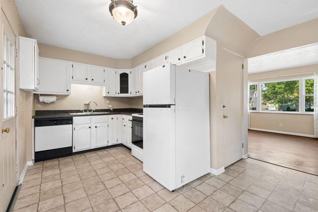 2537 Shrewsbury Road, Columbus, OH 43221