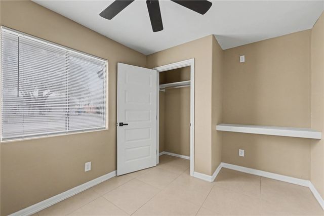 302 Palm Tree Dr, Mathis, TX 78368