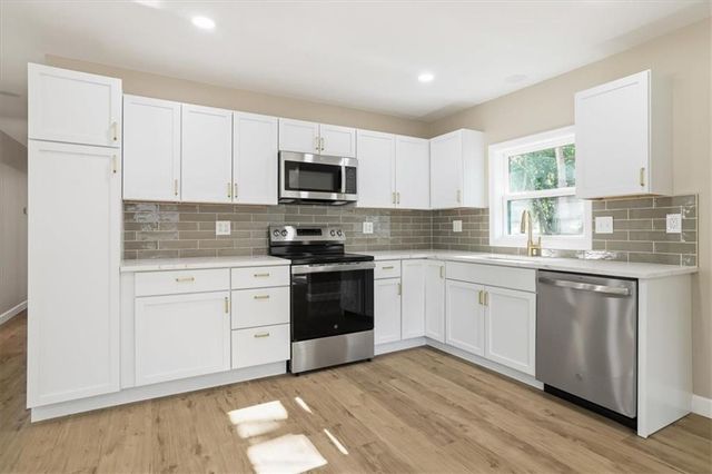 106 Baldwin Street, Belton, MO 64012