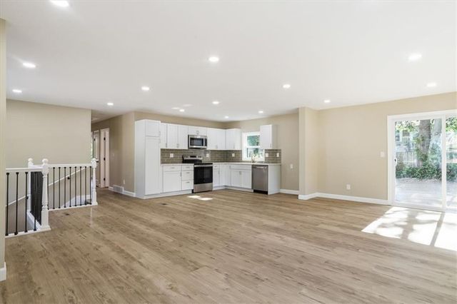 106 Baldwin Street, Belton, MO 64012