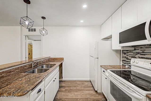 5525 E THOMAS Road R13, Phoenix, AZ 85018