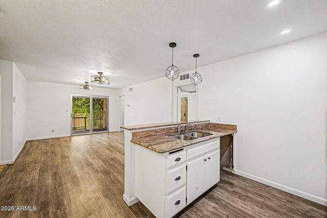 5525 E THOMAS Road R13, Phoenix, AZ 85018