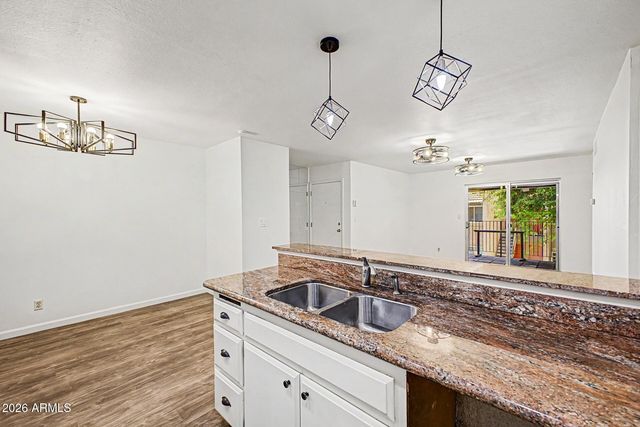 5525 E THOMAS Road R13, Phoenix, AZ 85018