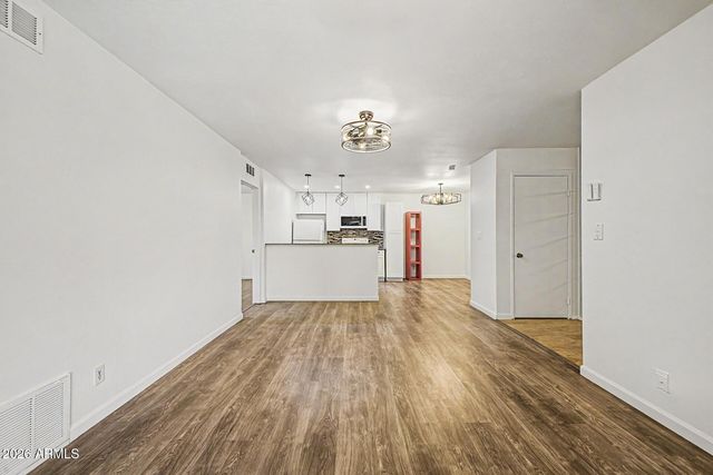 5525 E THOMAS Road R13, Phoenix, AZ 85018