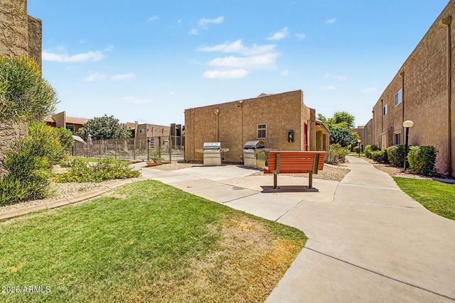 5525 E THOMAS Road R13, Phoenix, AZ 85018