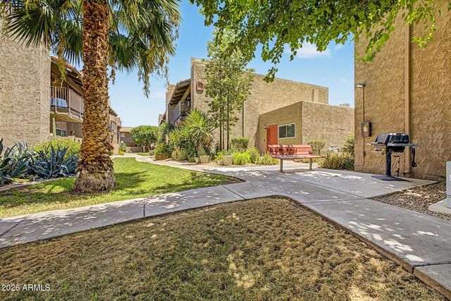 5525 E THOMAS Road R13, Phoenix, AZ 85018