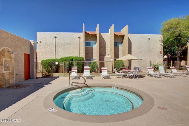5525 E THOMAS Road R13, Phoenix, AZ 85018