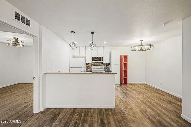 5525 E THOMAS Road R13, Phoenix, AZ 85018