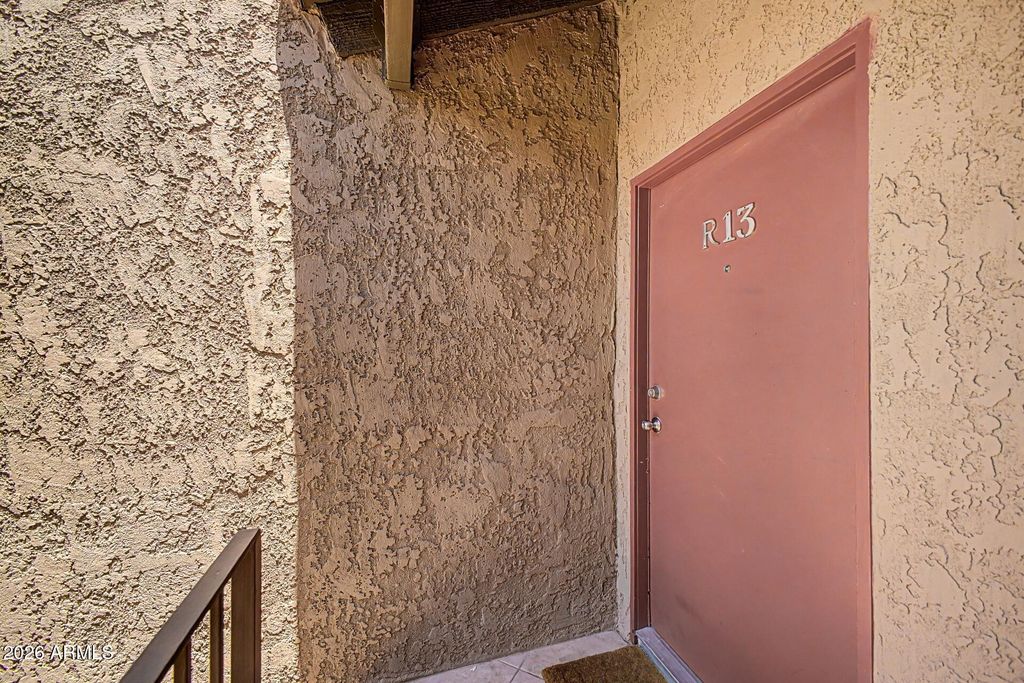 5525 E THOMAS Road R13, Phoenix, AZ 85018