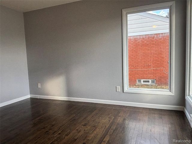 1636 Kenwood St Street, Inkster, MI 48141
