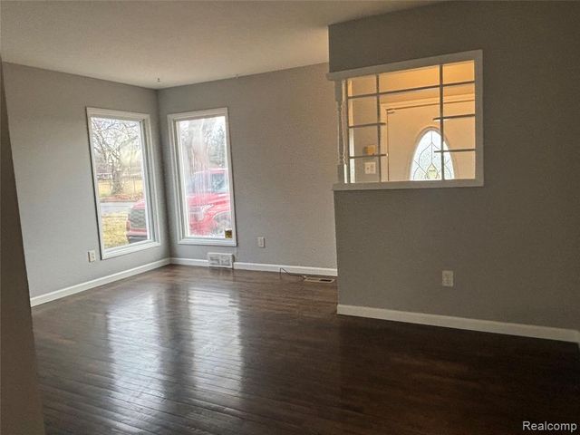 1636 Kenwood St Street, Inkster, MI 48141