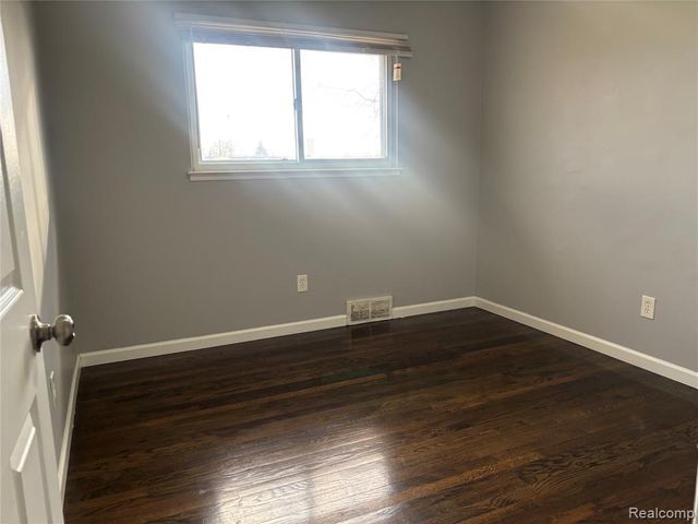 1636 Kenwood St Street, Inkster, MI 48141