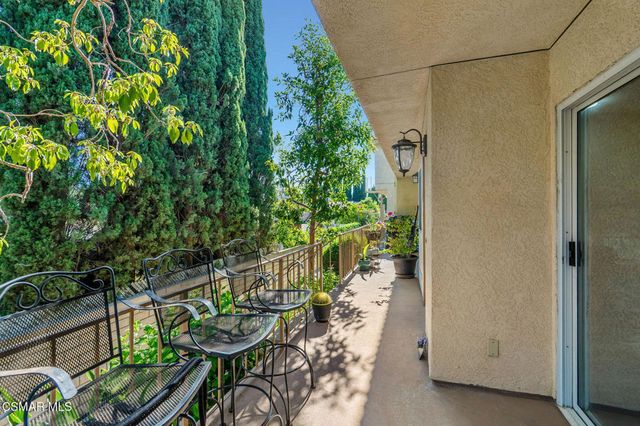 10215 Variel Avenue 11, Chatsworth, CA 91311