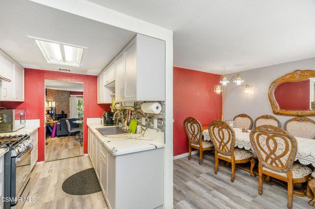 10215 Variel Avenue 11, Chatsworth, CA 91311