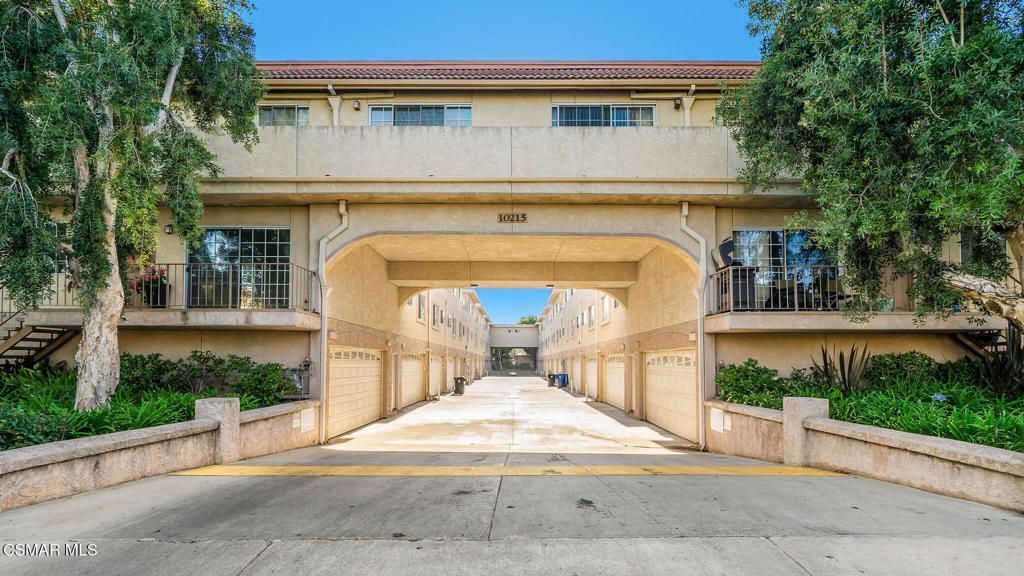 10215 Variel Avenue 11, Chatsworth, CA 91311