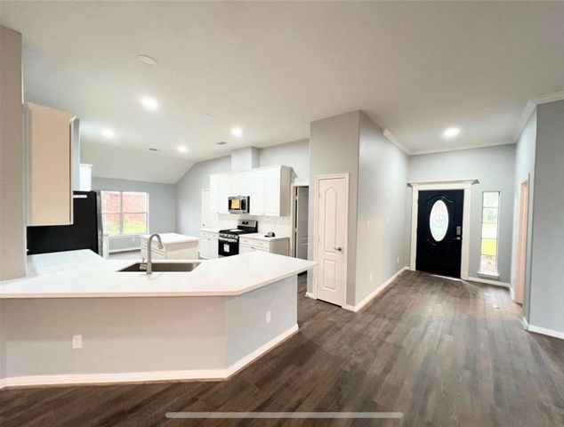 10005 W Chestnut Creek Way W, Pearland, TX 77584