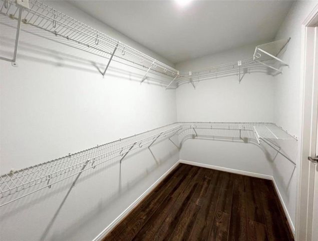 10005 W Chestnut Creek Way W, Pearland, TX 77584