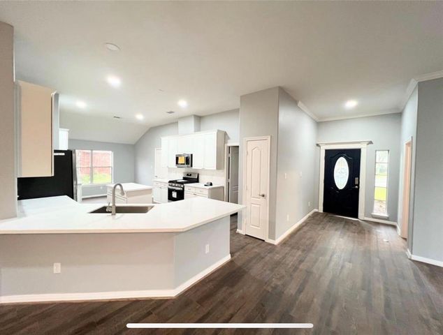 10005 W Chestnut Creek Way W, Pearland, TX 77584