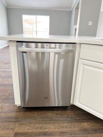 10005 W Chestnut Creek Way W, Pearland, TX 77584