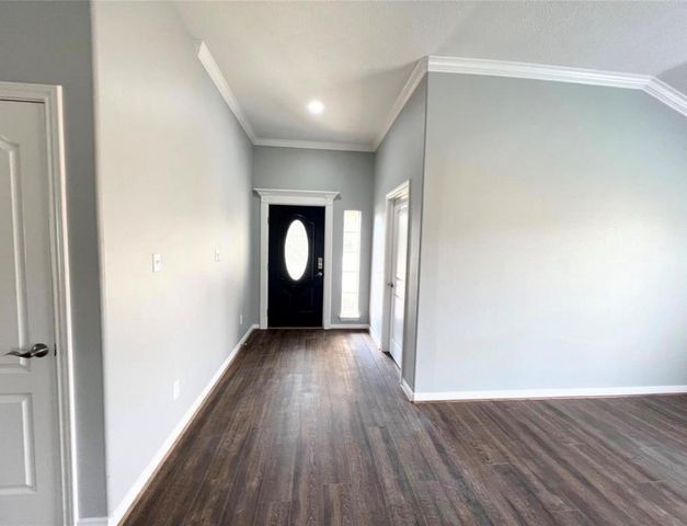 10005 W Chestnut Creek Way W, Pearland, TX 77584