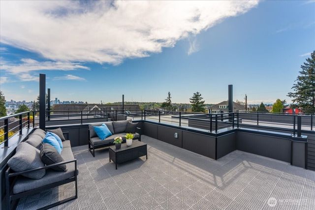 4122 B Burke Avenue N, Seattle, WA 98103